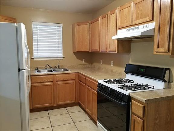 3rd image of 1219 Harrison Ave
