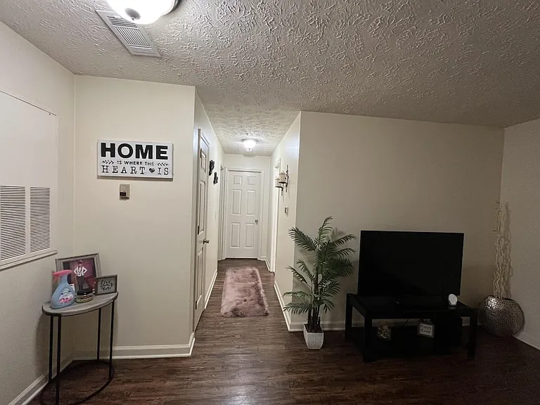 1808 State St #305 — Photo 1