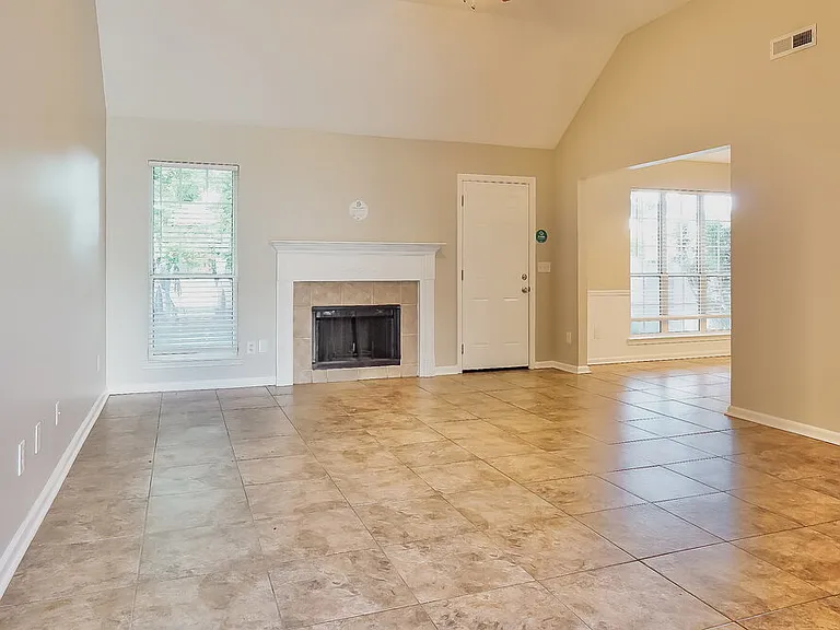 8028 Rockhampton Cir — Photo 5