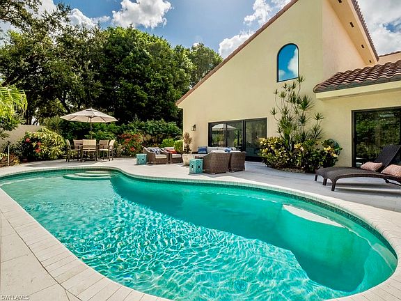 3rd image of 811 Sand Pointe Dr #4.6
