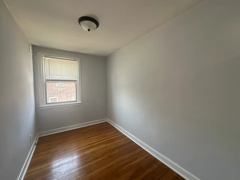 4442 Loring St — Photo 11