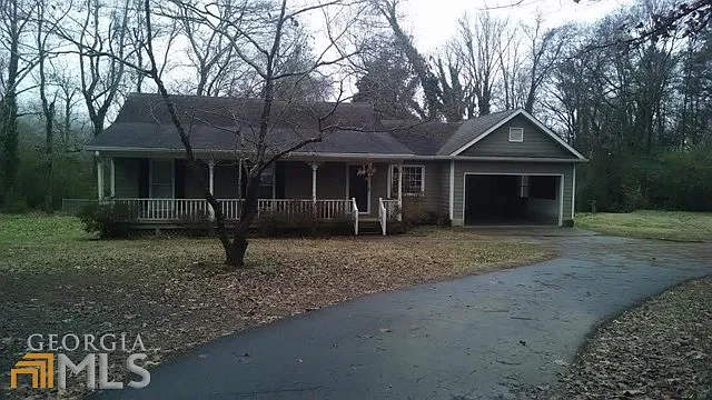 1348 E Hermitage Rd NE photo 1