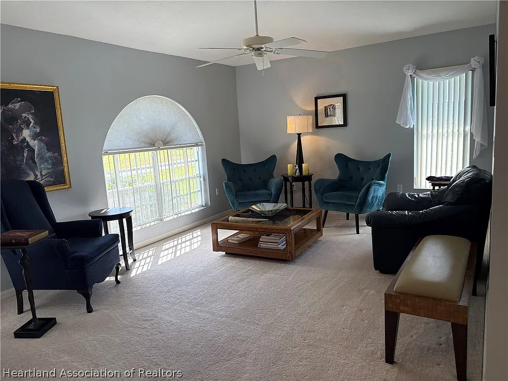 3 bed, 2.0 bath, 2125 sqft, $2,950 — Photo 4