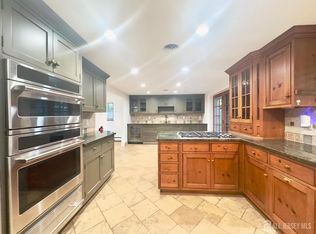 1 High Acres Dr, Ewing, NJ 08628