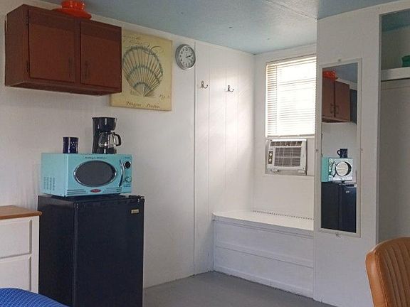 5th image of 215 Palmetto Pl