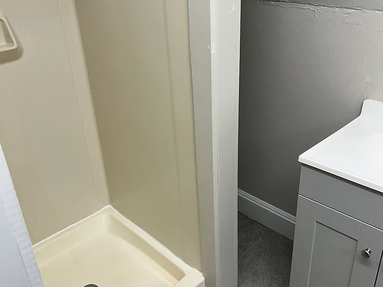 128 Raymond Rd #3 — Photo 5