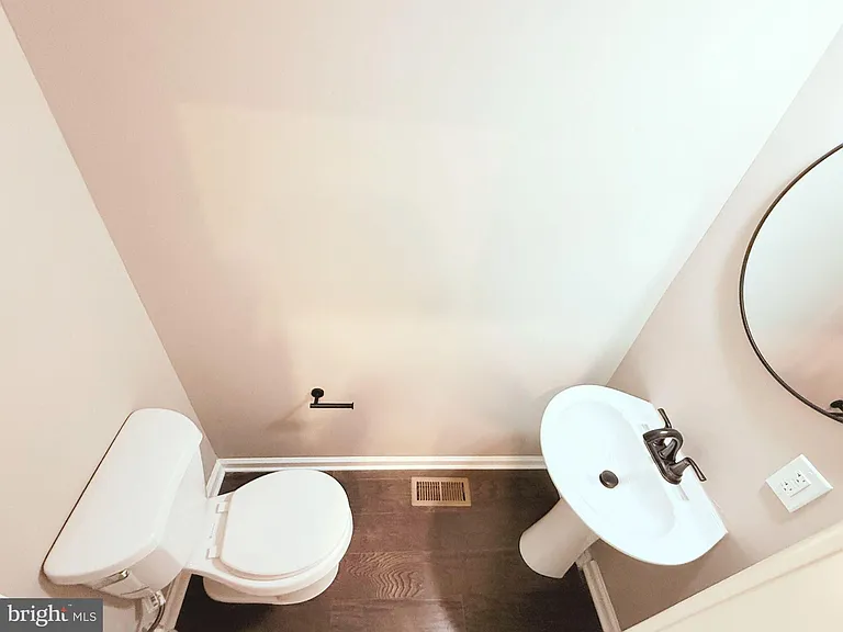 715 N Patterson Park Ave — Photo 8