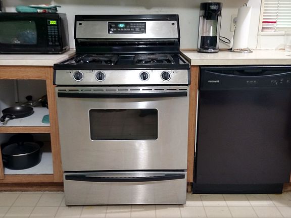 5th image of 1252 W Canary St
