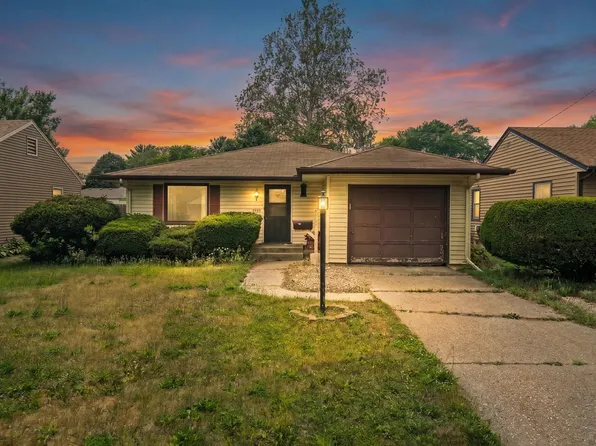 3226 Latham St, Rockford, IL 61103