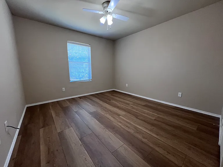 1166 Landon Ln — Photo 13