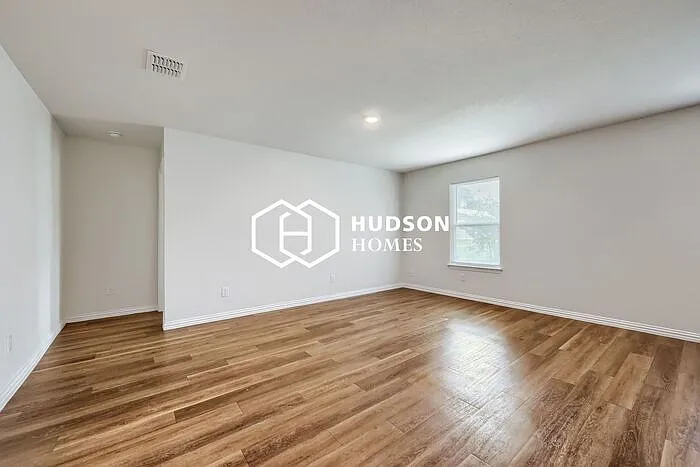 228 Garcia St — Photo 4