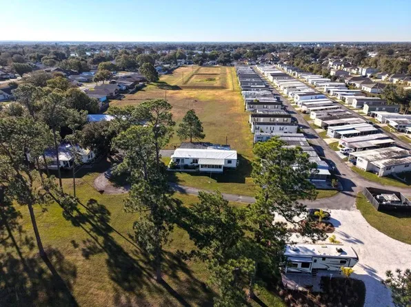 81 Stebbins Dr, Winter Haven, FL 33884