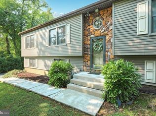 50 4th St, Mount Wolf, PA 17347