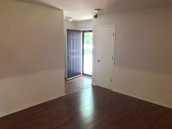 5th image of 1833 E Eton St