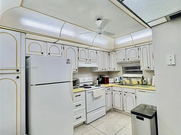 9820 S Hollybrook Lake Dr #202 — Photo 3