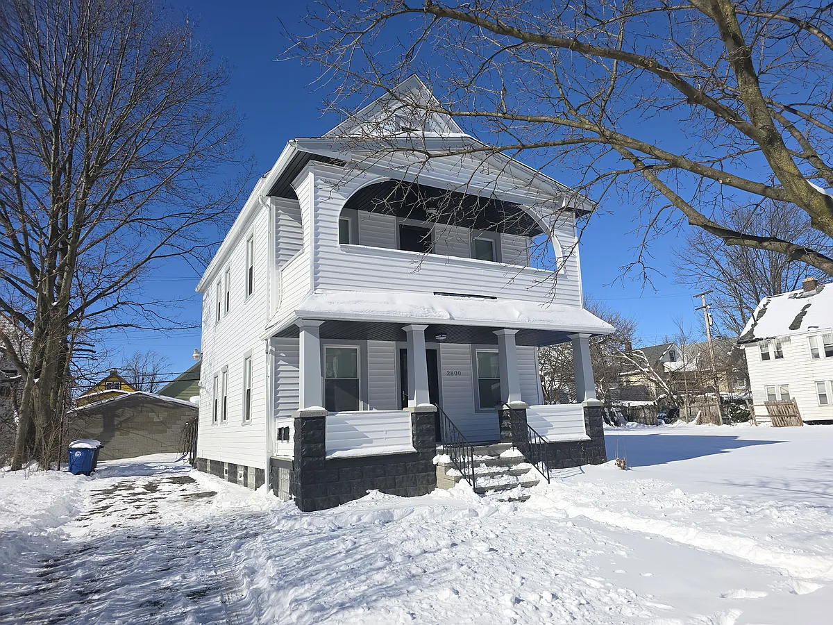 Building Photo - 2800 E 124th St
