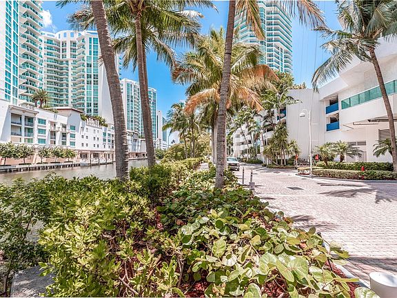 5th image of 16500 Collins Ave APT 655