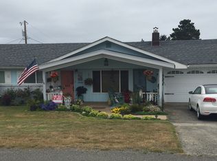 427 Memory Ln, Brookings, OR 97415