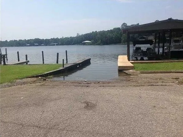 319 Riverbend Dr, Mobile, AL 36605