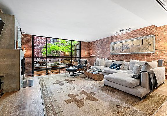 3rd image of 323A E 50th St