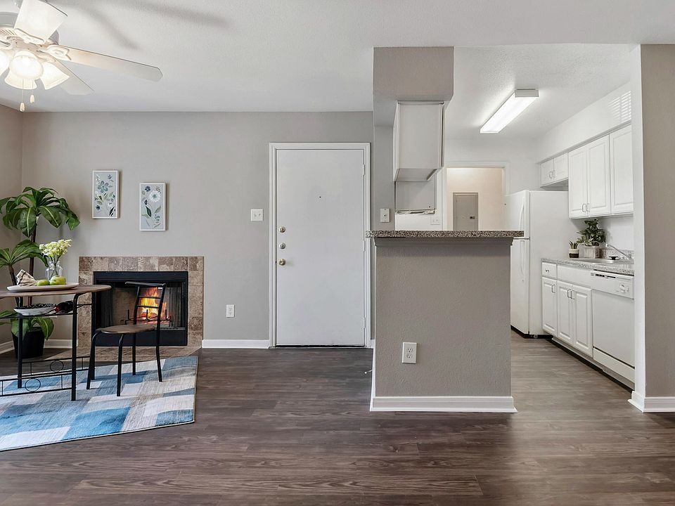 Driscoll Place | Spacious Living Space with Fire Place