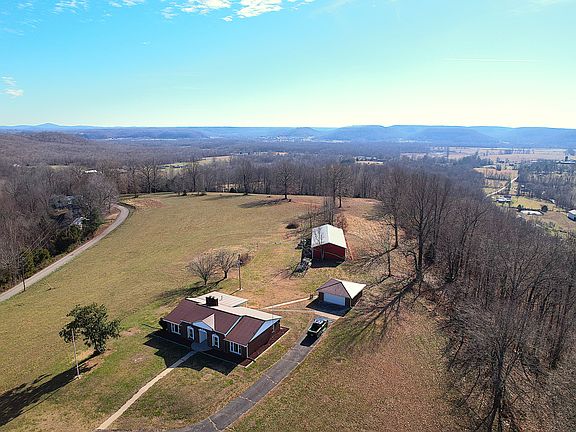 3rd image of 460 Combs Rd