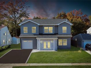 124 Hamlet Rd, Levittown, NY 11756