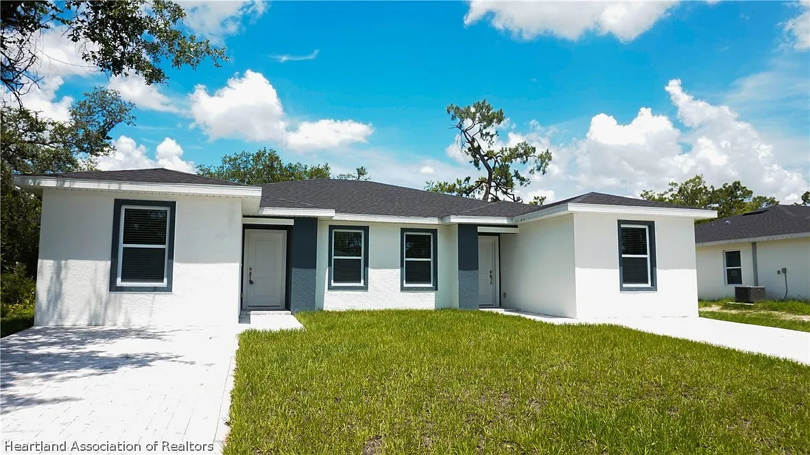 3 bed, 2.0 bath, 1162 sqft, $1,647 — Photo 1