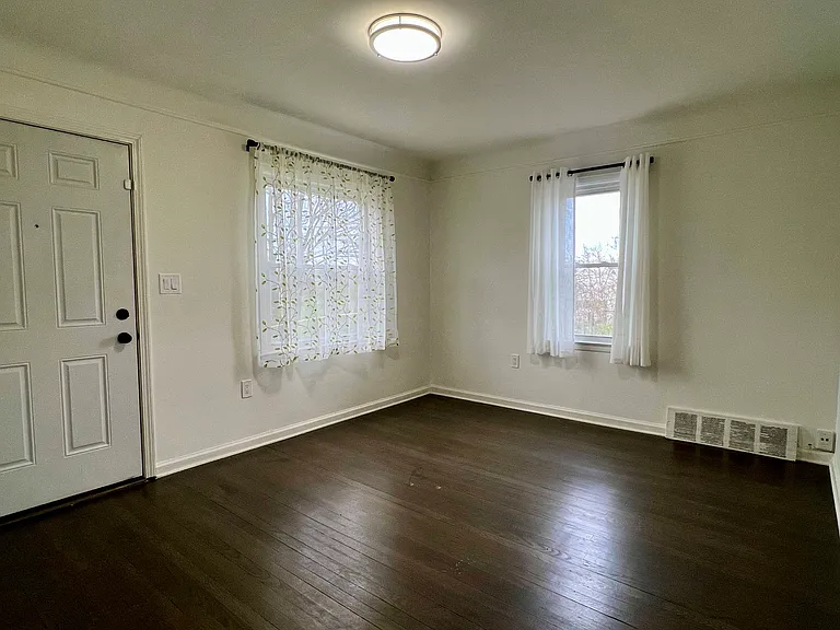 183 Crystal Lake Dr — Photo 12