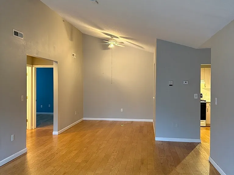 4 Marc Dr #4C9 — Photo 8