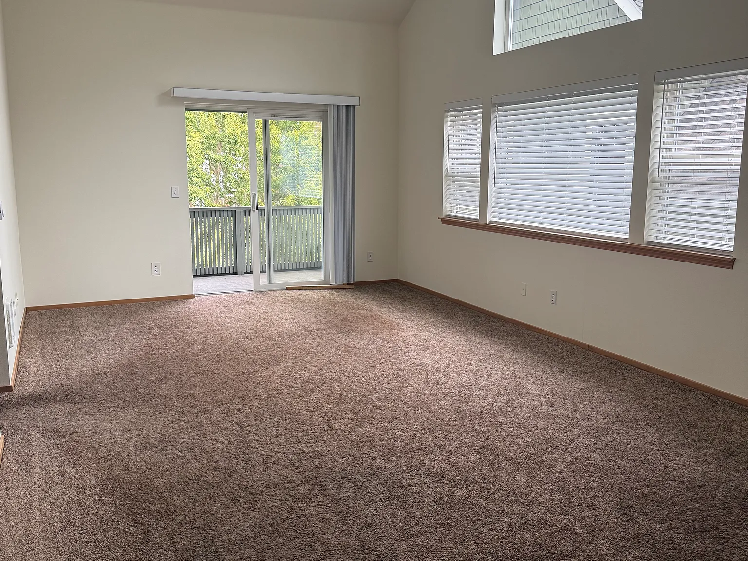 3 bed, 1120 sqft, $3,500 — Photo 3