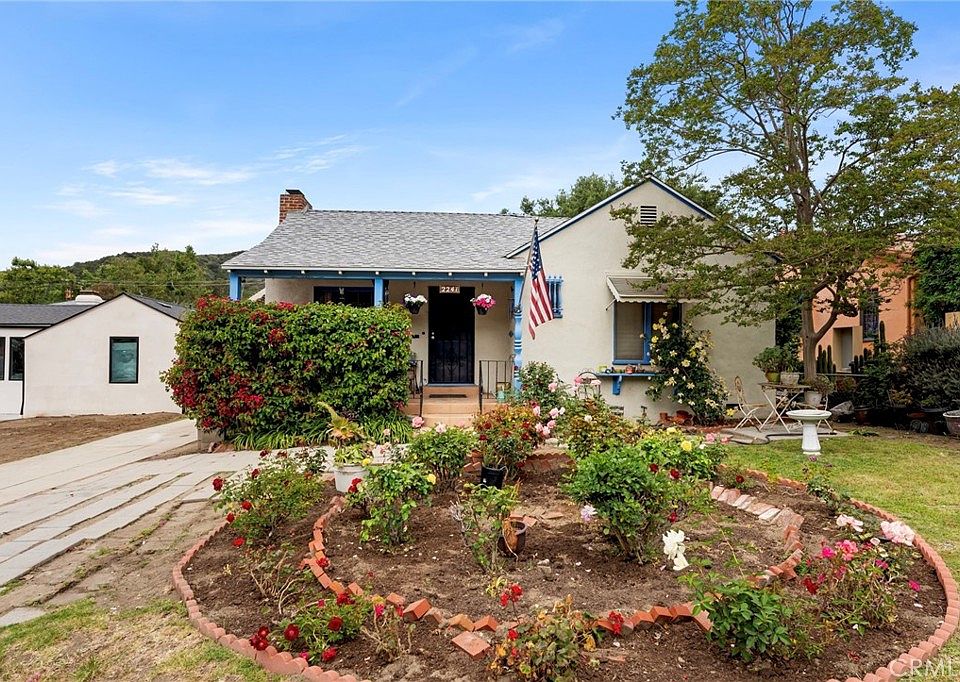1st image of 2241 E Glenoaks Blvd