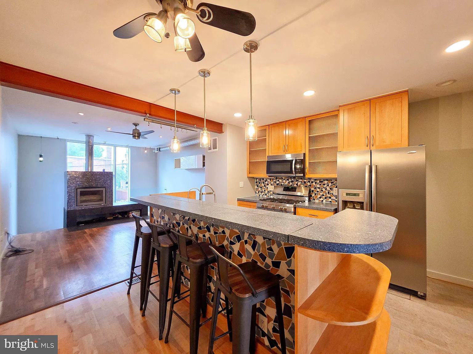 2 bed, 2.0 bath, 1650 sqft, $3,600 — Photo 4