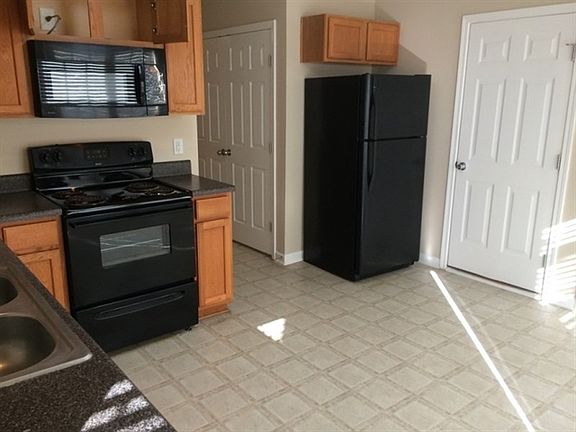 3rd image of 1012 Early Rise St