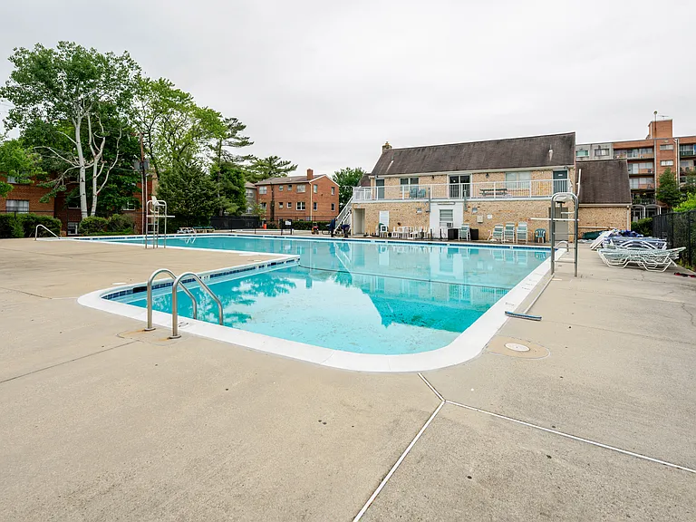 430 N Armistead St #303 — Photo 21