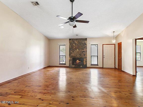 3rd image of 1868 HOLLARS Place