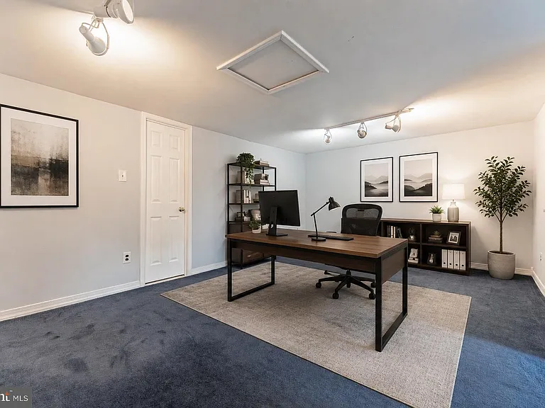 11 Chateau Cir — Photo 36