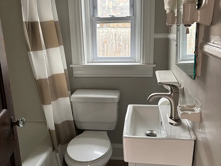 529 Spruce St — Photo 15
