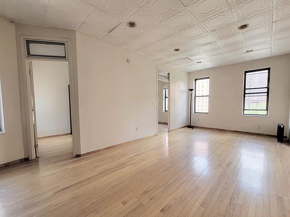 4th image of 3153 Broadway #6D