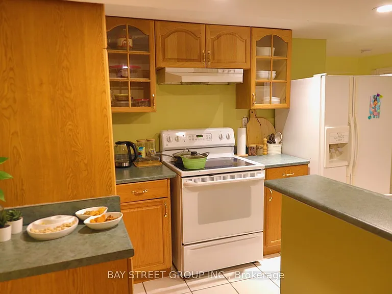 27 Stornoway Cres — Photo 4