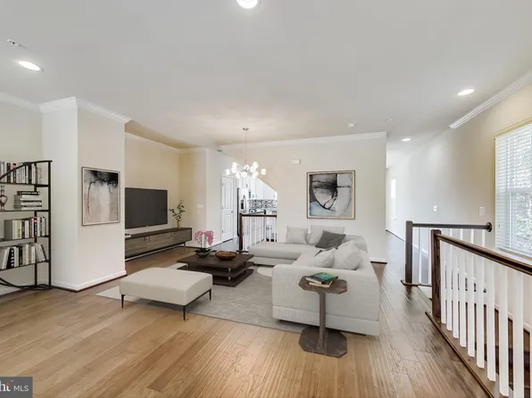 11852 Boland Manor Dr, Germantown, MD 20876