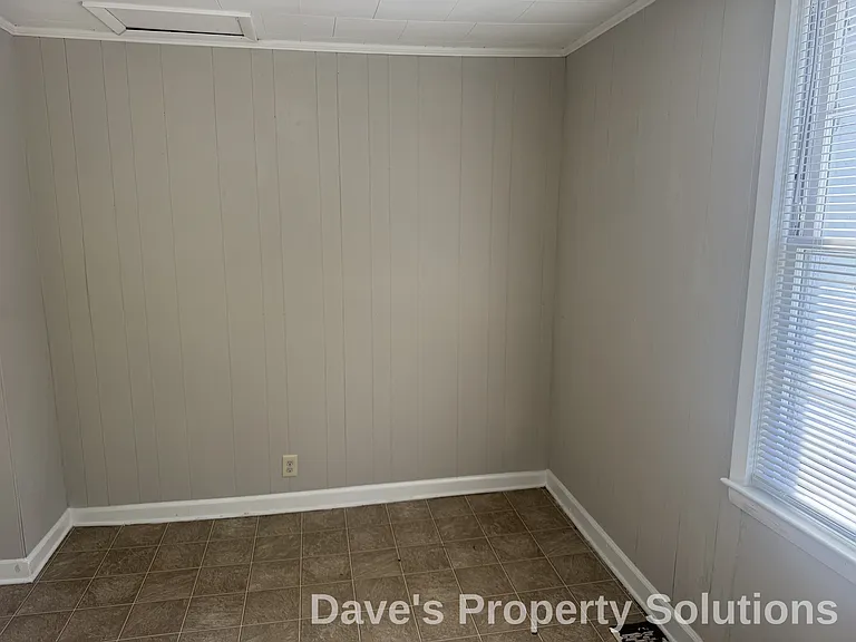 440 Buick St — Photo 6