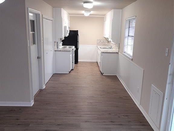5th image of 200 Rolling Hills Dr