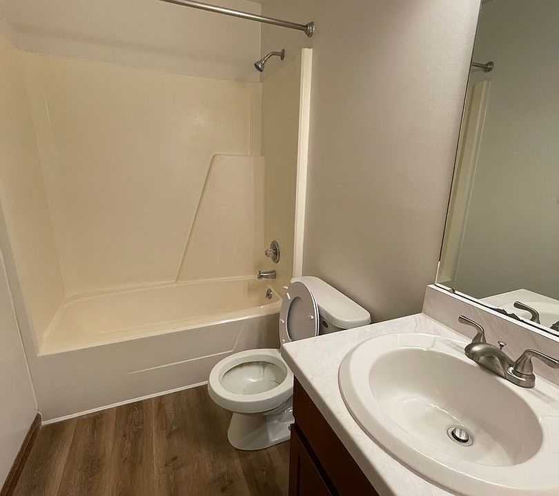 517 S Silverwood Ln APT C, Goshen, IN 46526 Zillow