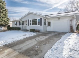 21 26th Ave SW, Cedar Rapids, IA 52404