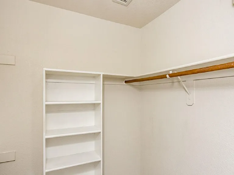 3967 Breakwater Dr — Photo 13
