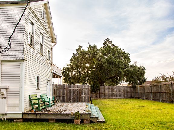 2nd image of 603 Pujo St