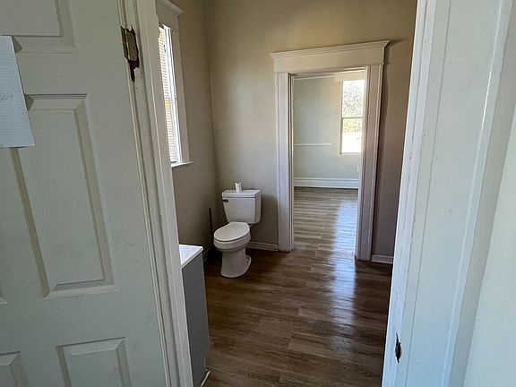 4th image of 1428 N Madison St #B