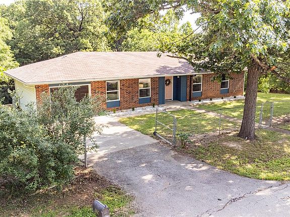 2nd image of 174 Bosa Dr