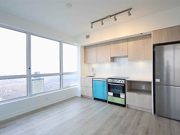 5th image of 395 Bloor St E #5107